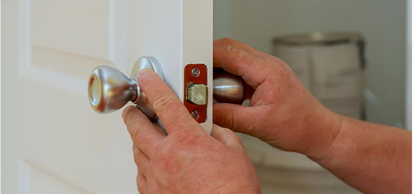 AAA Locksmiths For lock Replacement in La Ca, California