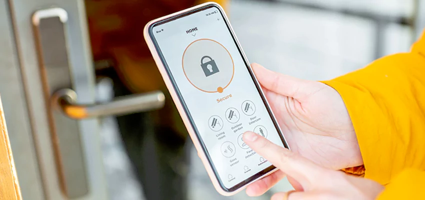 Digital Front Door Lock Repair And Installation in La Ca, California